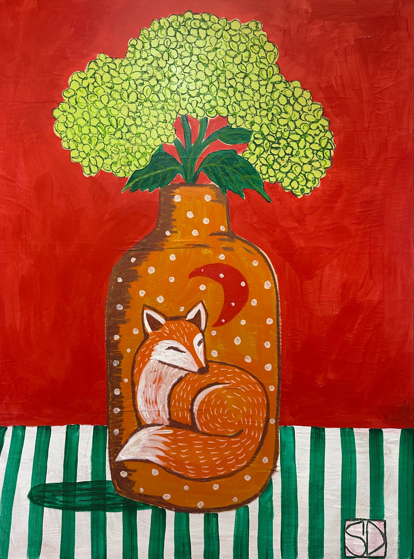 Fox vase with hydrangeas